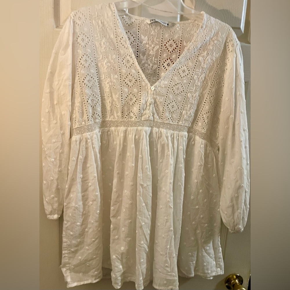 White Eyelet V-Neck Women's Top - Brand Unspecified